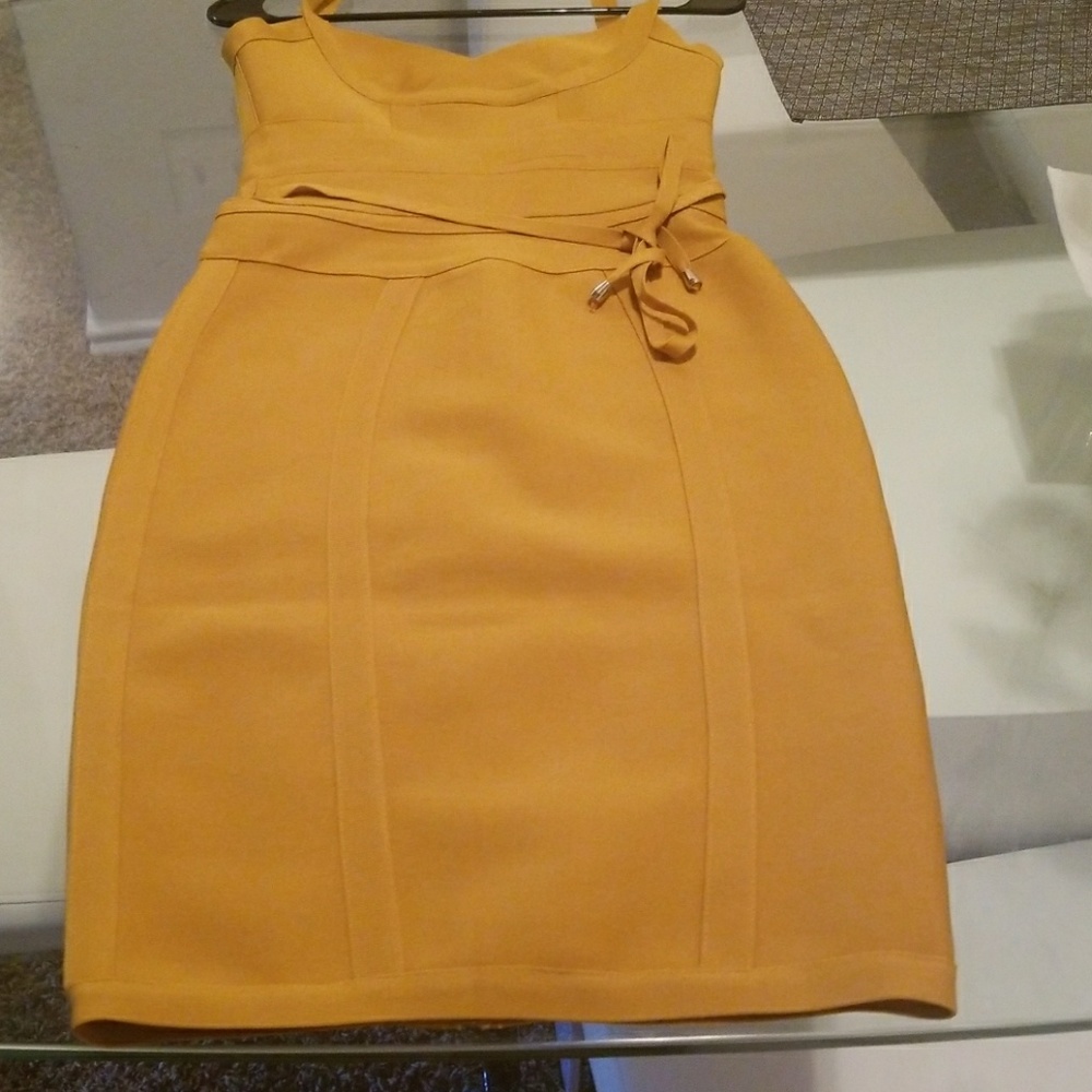 Dress - Picture 1 of 3